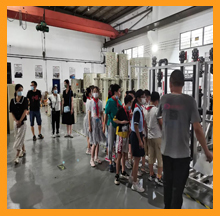 带城小学少先队员们参观918博天堂生产车间
