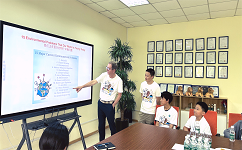 918博天堂总经理Joseph Wolters先生为孩子们带来了精彩的环保讲座，让孩子们更加深入地了解环保行业的发展和前景。